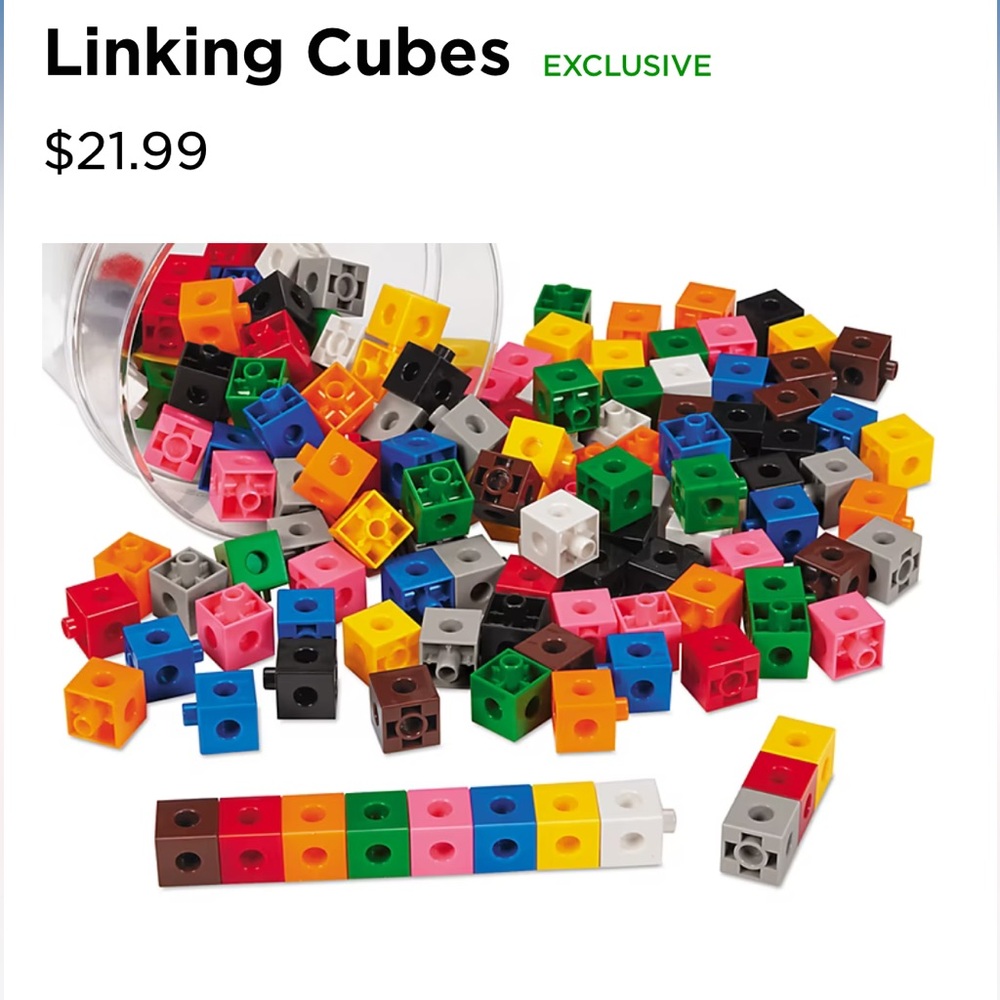 About 600 Orange Linking Cubes